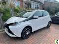 Photo TOYOTA AYGO 1.0 VVT-I X-play 2014 64 5 DOOR WHITE GENUINE 28K