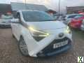 Photo TOYOTA AYGO 1.0 VVT-i X-PLAY 5 DOOR WHITE FSH LONG MOT FREE DELIVERY