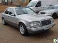 Photo MERCEDES E200 W124 2.0 PETROL AUTOMATIC 1994 L REG MET SILVER 4 DOOR SALOON 147K MILES SUPERB