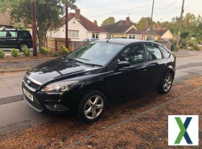 Photo Ford Focus Zetec - Petrol - Mot not due until October 23