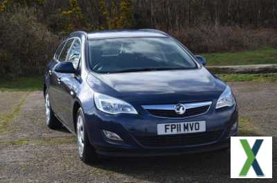 Photo 2011 Vauxhall Astra 1.6i 16V Exclusiv 5dr ESTATE Petrol Manual